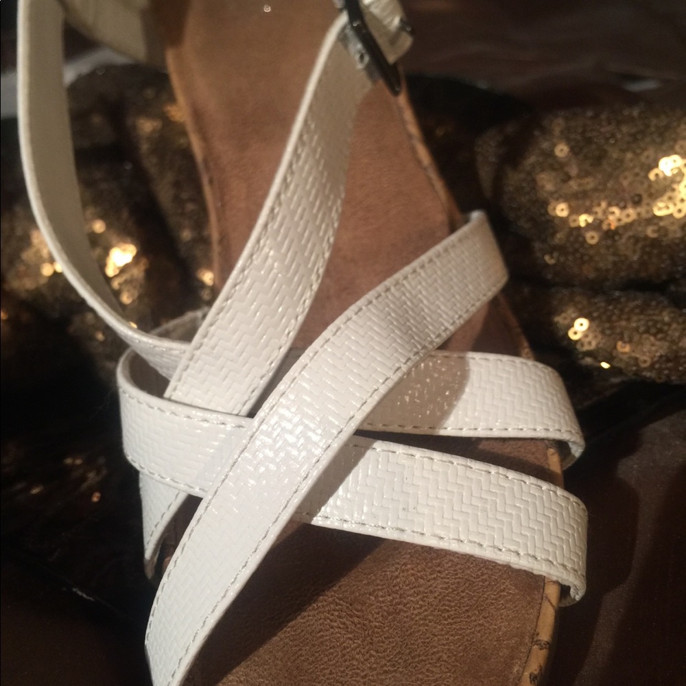 Aerological Wedges size 9 New without box.